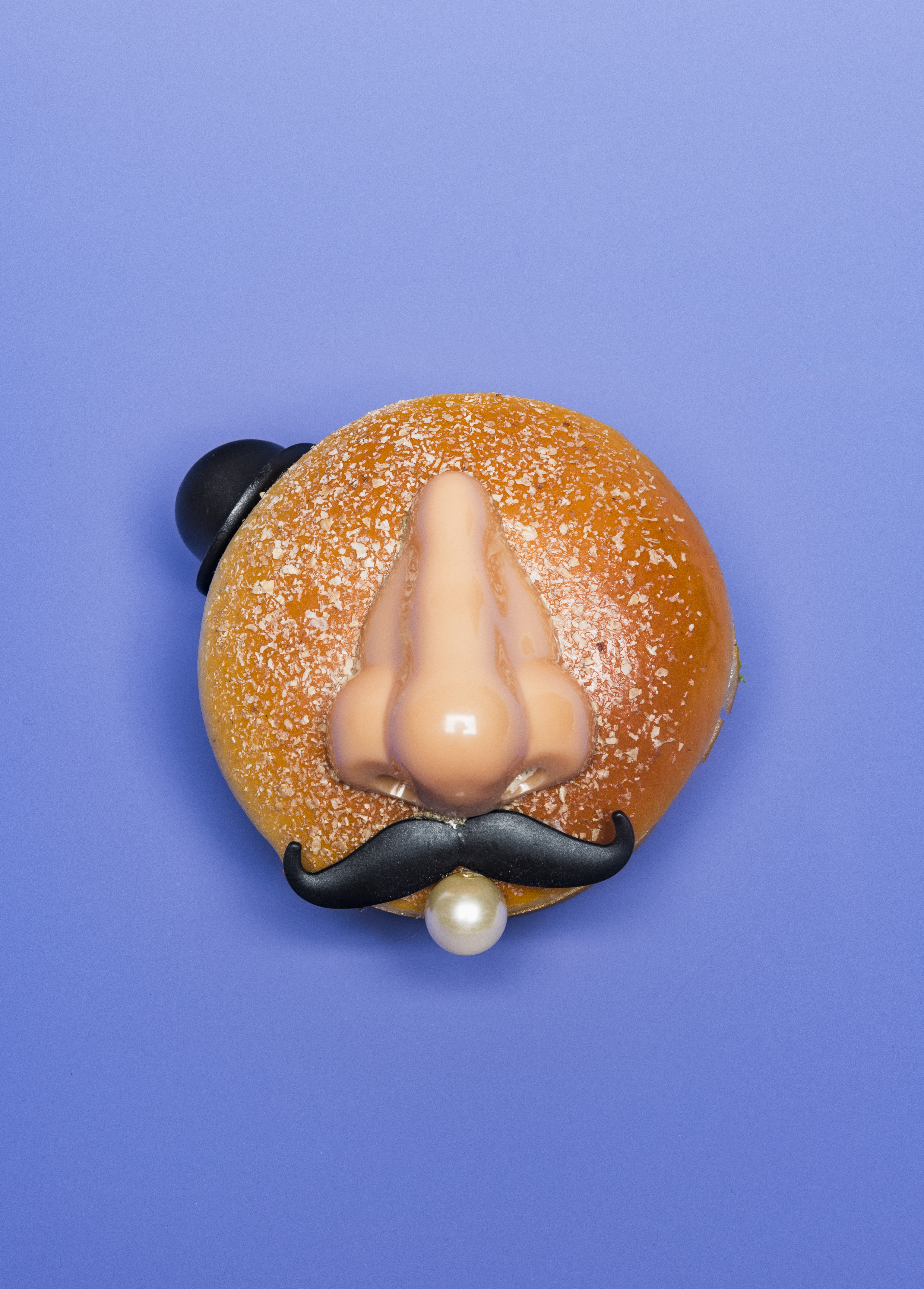 Brooch Nosy hamburger with a mustache of Salvador Dali